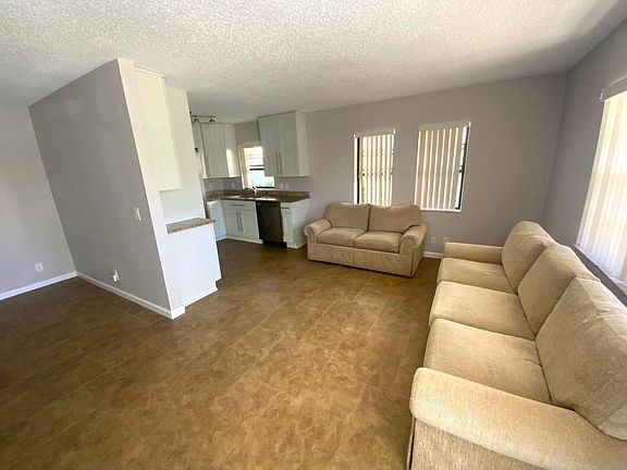 4th image of 121 S Lakeside Dr APT 1