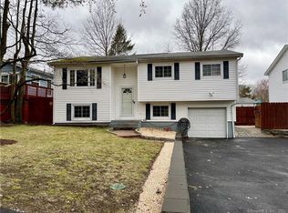 10 Marlin Dr, Norwalk, CT 06854