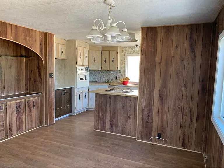 28251 Peckham Rd — Photo 4