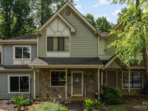 4106 N Course Dr, Charlotte, NC 28277