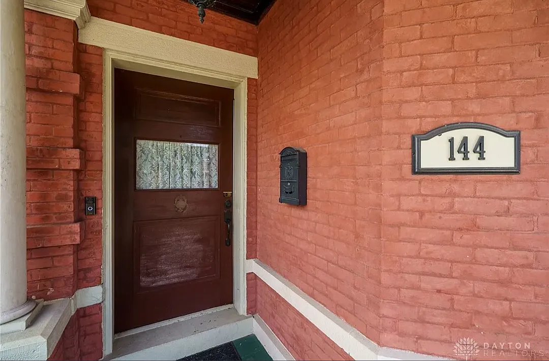5 bed, 2.5 bath, 2500 sqft, $1,750 — Photo 4
