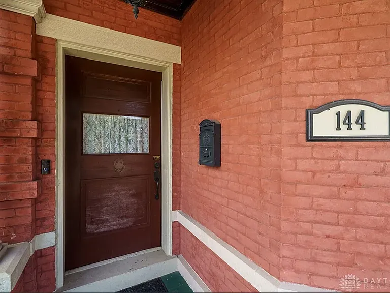 144 Central Ave — Photo 4