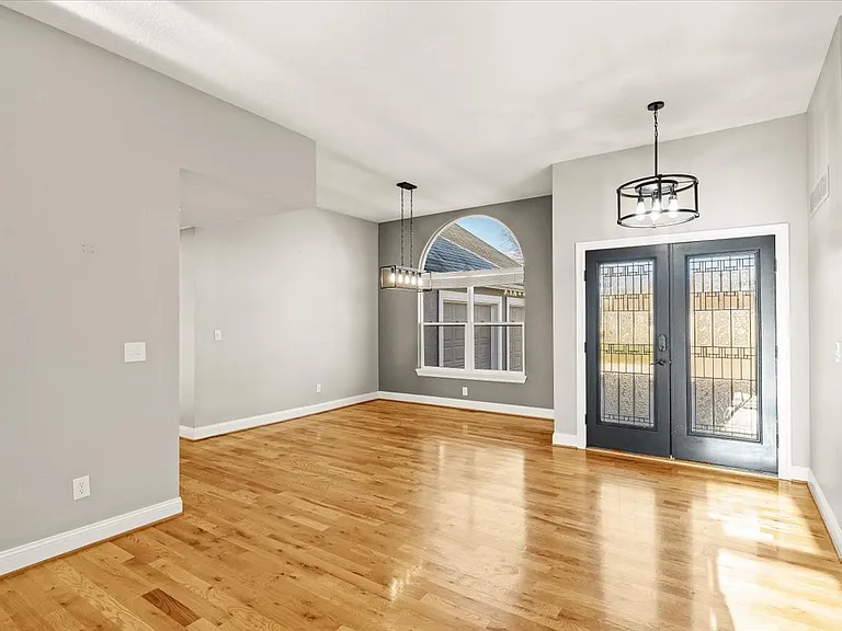 604 Canyon Dr — Photo 7