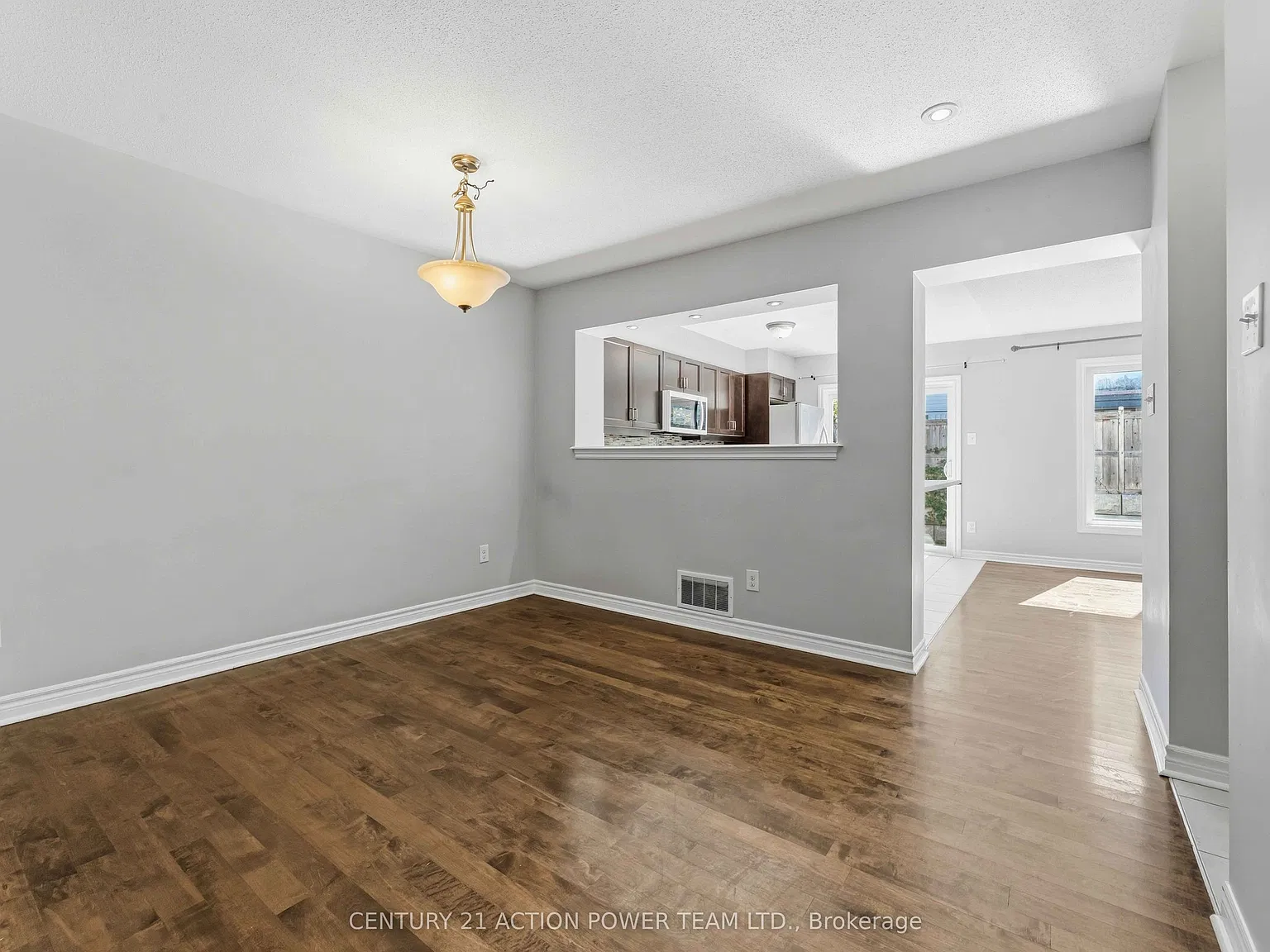 3 bed, $2,500 — Photo 4