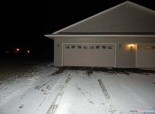 716 Sarah Anne Ave, Roberts, WI 54023