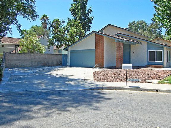 On a cul-de-sac, with extra large driveway, and low maintena
