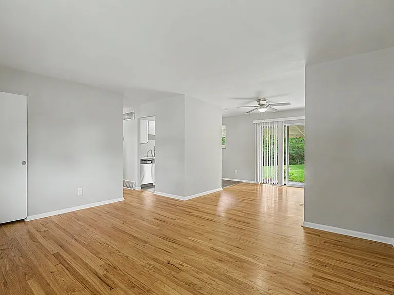 12116 Wincanton Dr — Photo 11
