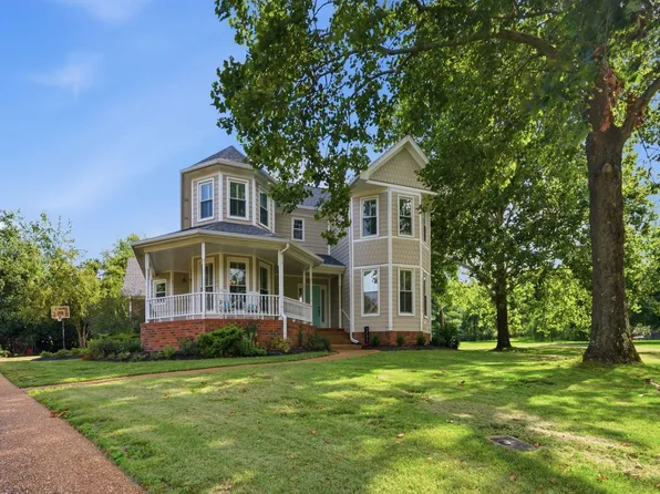 1733 Carriage Ct, Brentwood, TN 37027