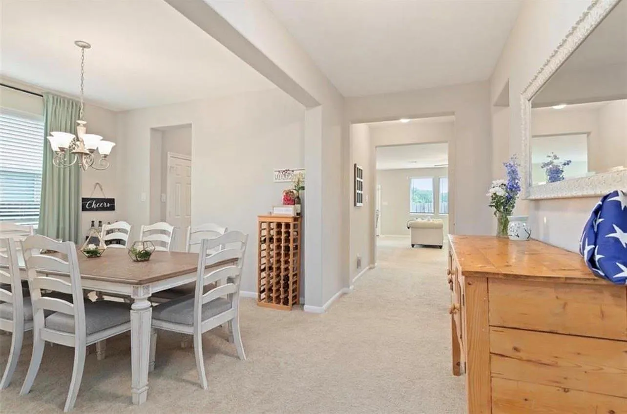 4 bed, 3.5 bath, 2866 sqft, $2,550 — Photo 3