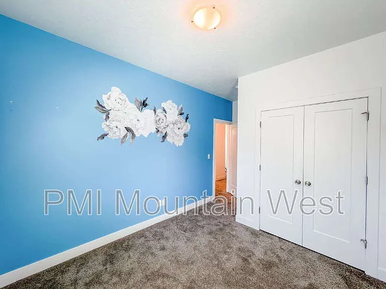 506 W 2200 N — Photo 28