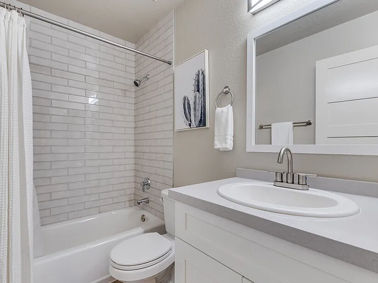 Villa Montana Apartments — Photo 51