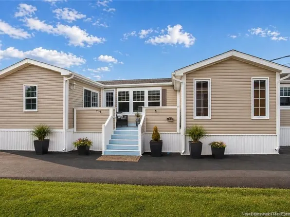 250 Nepisiguit Dr, Dieppe, NB E1A 0P6