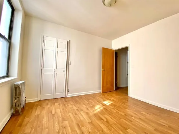 27 Church Avenue image 11 of 16