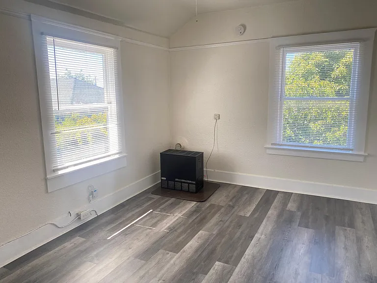 4330 Essex St — Photo 4