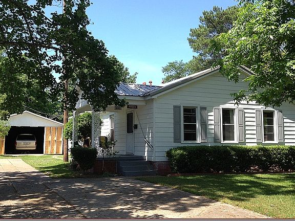 3rd image of 862 Marietta Dr