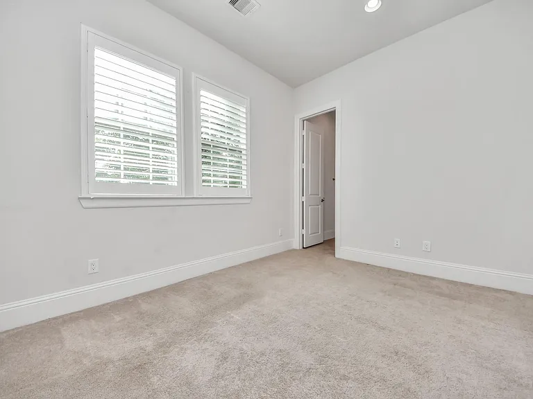 2606 Madeline Grove Dr — Photo 37