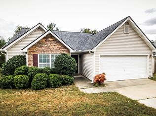 112 Meadow Ct, Fairburn, GA 30213