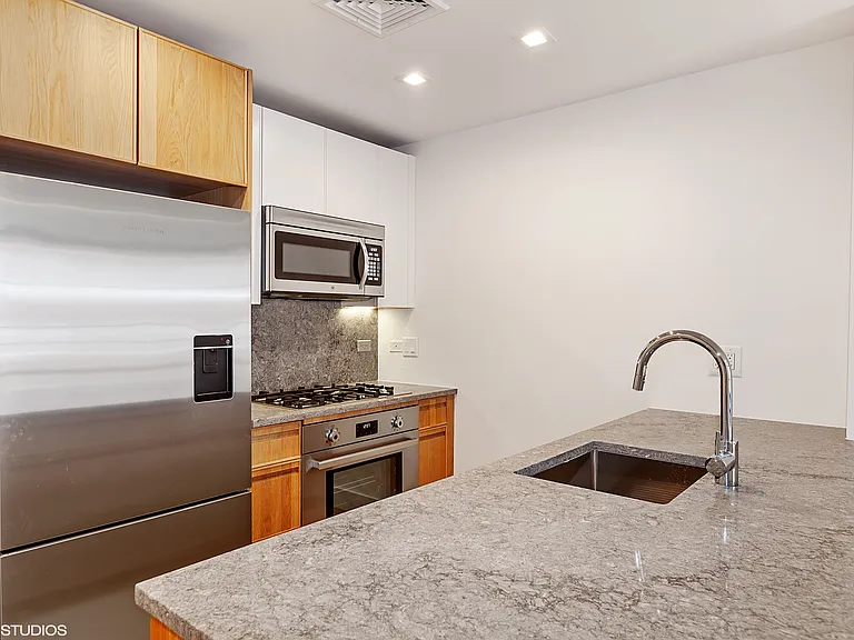 264 Webster Ave #408 — Photo 3