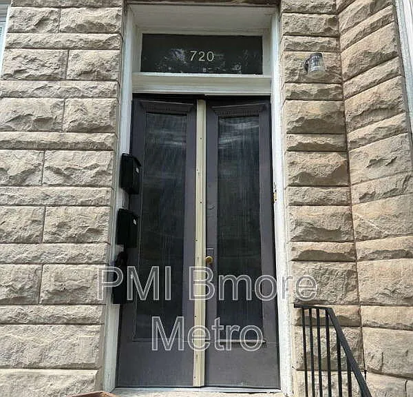 720 Newington Ave — Photo 9