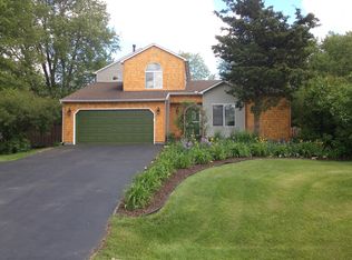 3195 Sandpoint Dr, Brighton, MI
