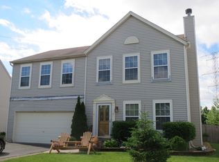 6104 Smokey Ridge Dr, Plainfield, IL 60586