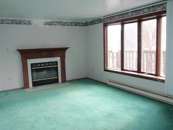 4th image of 755 Powell Ave