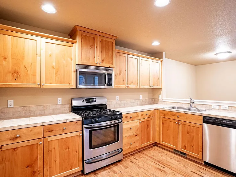 20487 Brentwood Ave — Photo 13