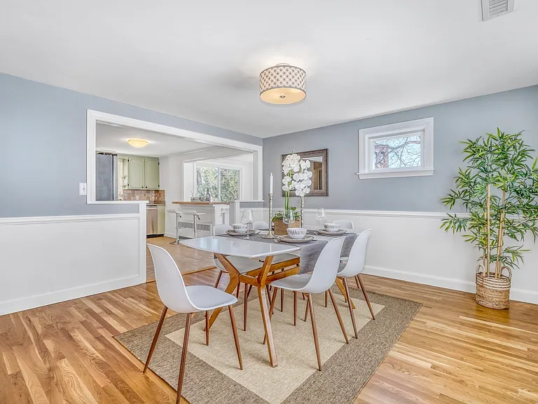 115 Washington St — Photo 4