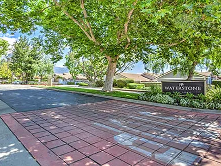 Waterstone Alta Loma Apartments — Photo 6