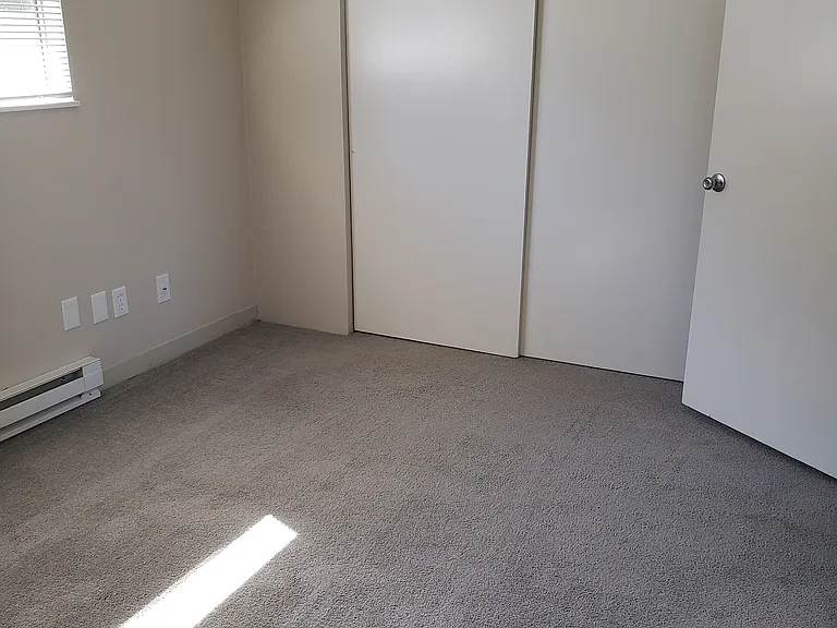 Sherwood Manor Apts — Photo 13