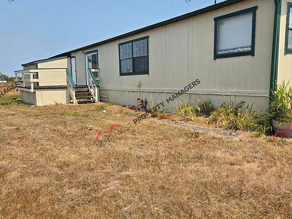 3rd image of 389 Spencer Rd