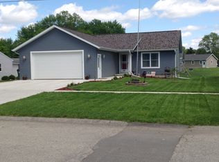 436 N Public Rd, Shell Rock, IA 50670