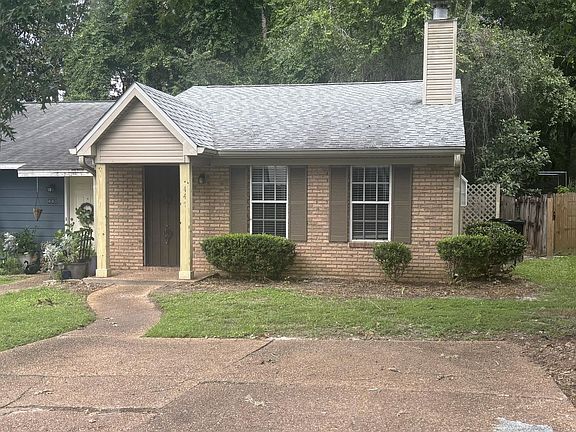 2nd image of 447 Richview Park Cir E