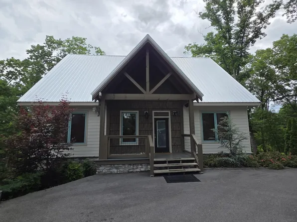 2430 Rainbow Falls Ln, Sevierville, TN 37862