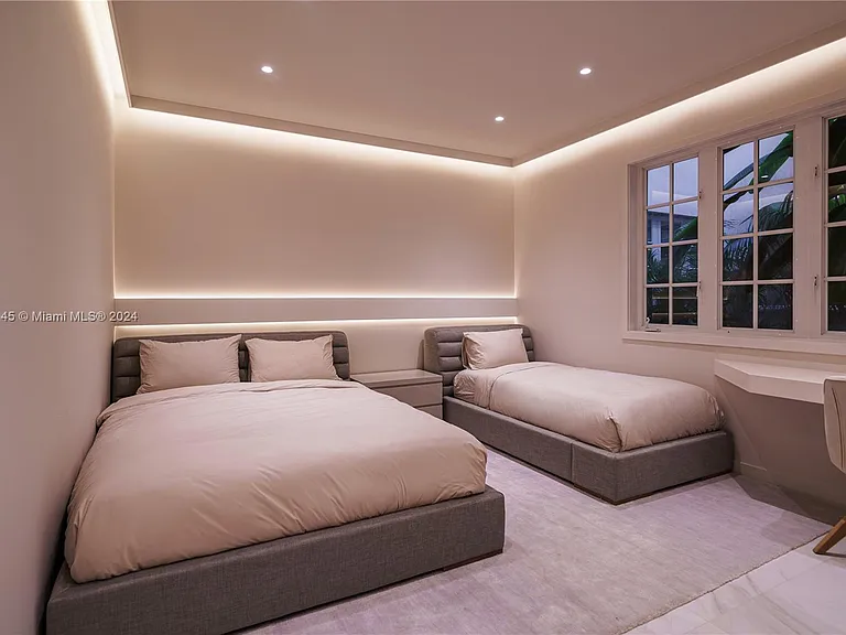 19115 Fisher Island Dr #19115 — Photo 26