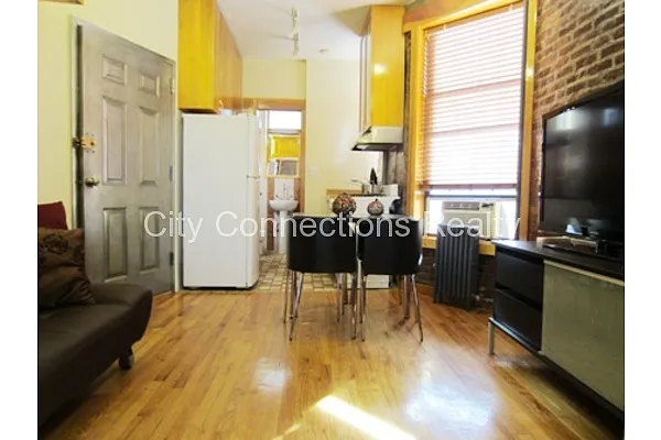 Rented by City Connections Realty | media 11