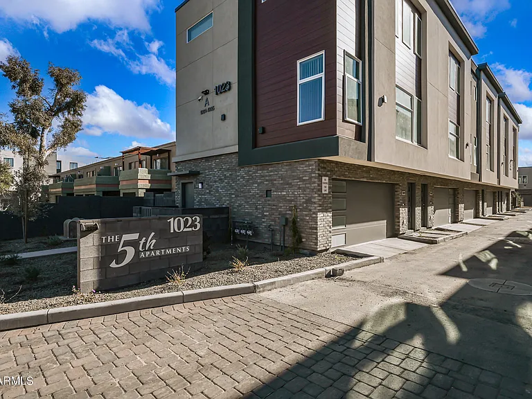 1023 W 5th St #1018 — Photo 32