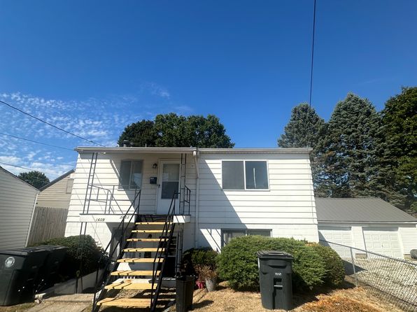 1611 Canadian Ave