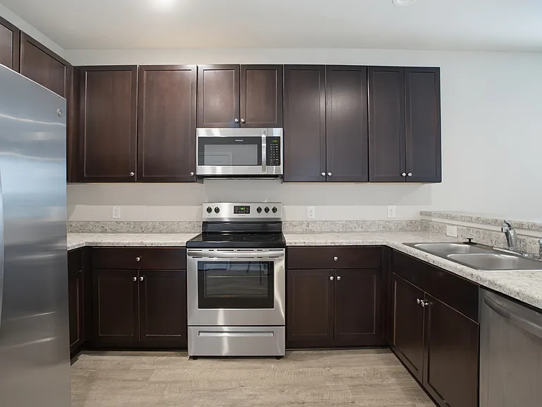 7416 Elm Trail Dr — Photo 3