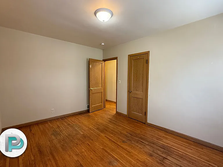 221 2nd St NE #4 — Photo 11