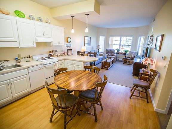 2nd image of 217 Lundell Ave