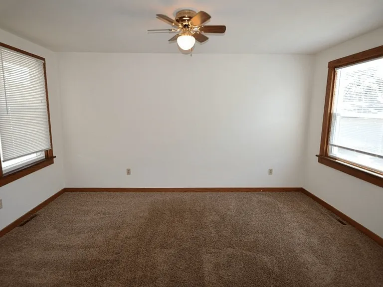 129 N Main St — Photo 7
