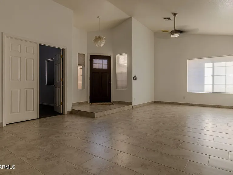 3125 E Cottonwood Ln — Photo 7