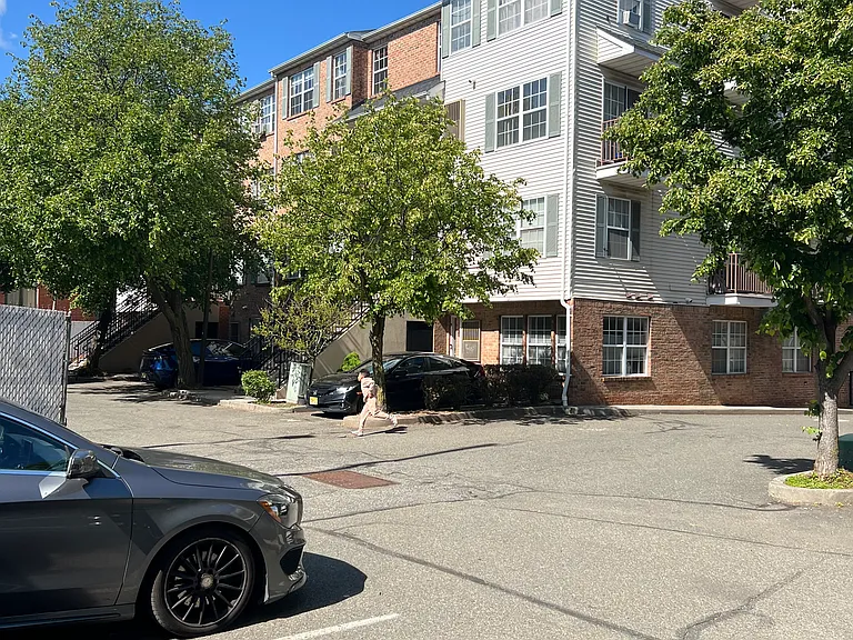 80 Union St #A15 — Photo 3