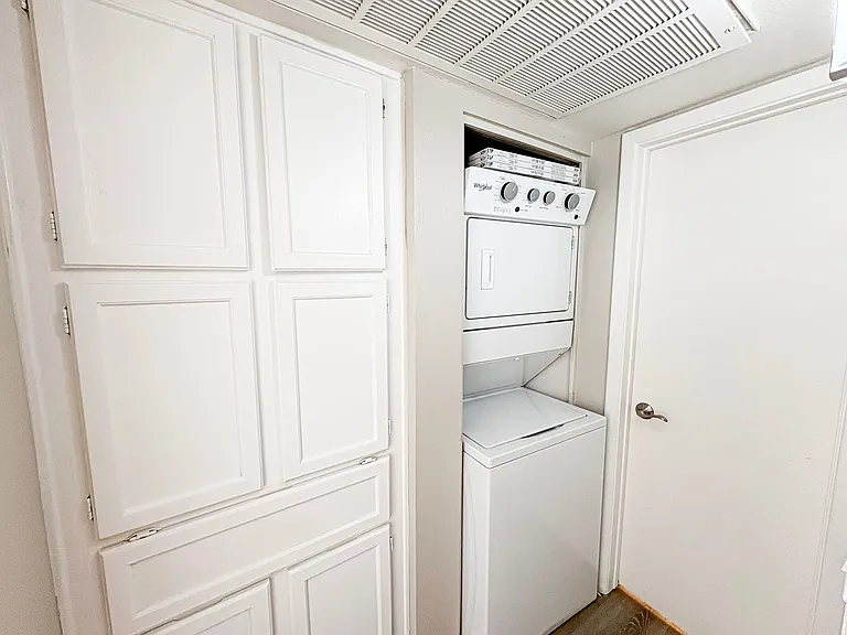 Maryland Court Apartments — Photo 42