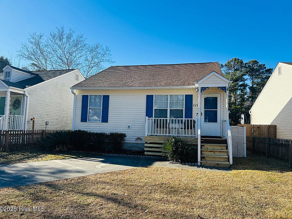 1st image of 626 Varsity Drive