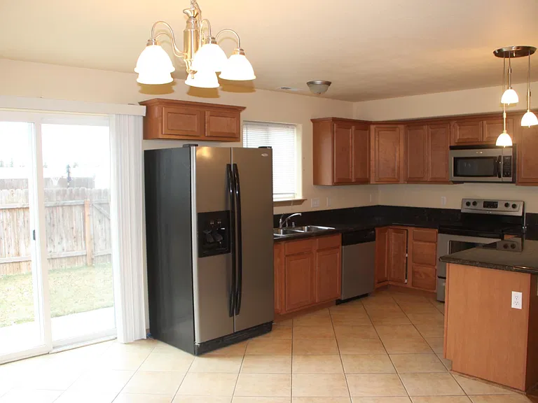 308 S Blake Rd — Photo 2