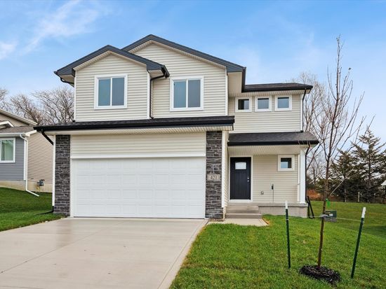 421 Napoli Ave, West Des Moines, IA 50266