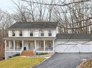 2725 Sundance Ct, Glencoe, MO 63038