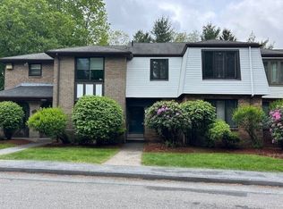 33 Cobblestone Ln #33, Worcester, MA 01606